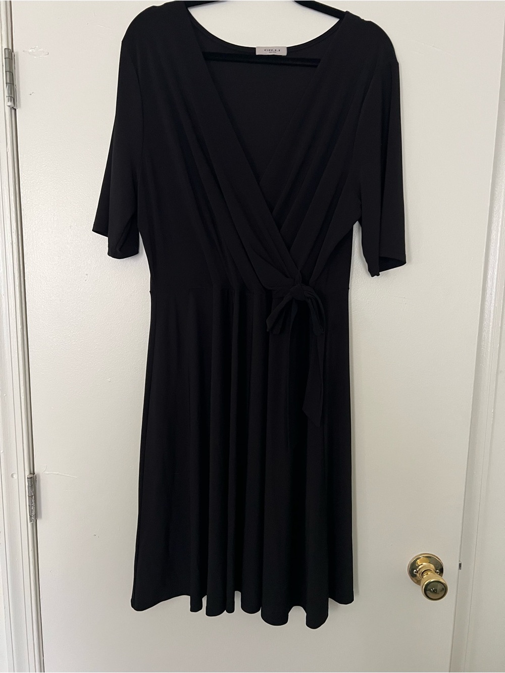 Gilli Black Faux Wrap Midi Dress 3/4 Sleeve Stretch Flowy Minimalist